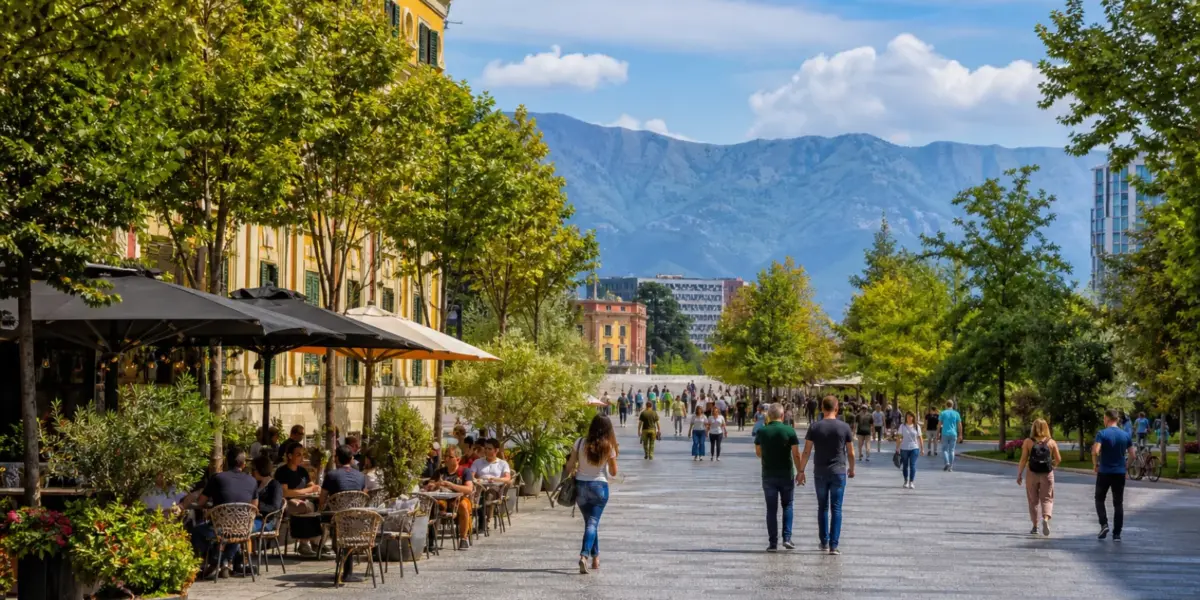 Immagine editoriale di Tirana, Albania, per organizzare un viaggio di gruppo