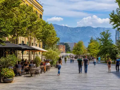 Immagine editoriale di Tirana, Albania, per organizzare un viaggio di gruppo
