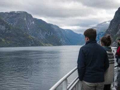 Norvegia dei fiordi: chilometri, traghetti e silenzi condivisi