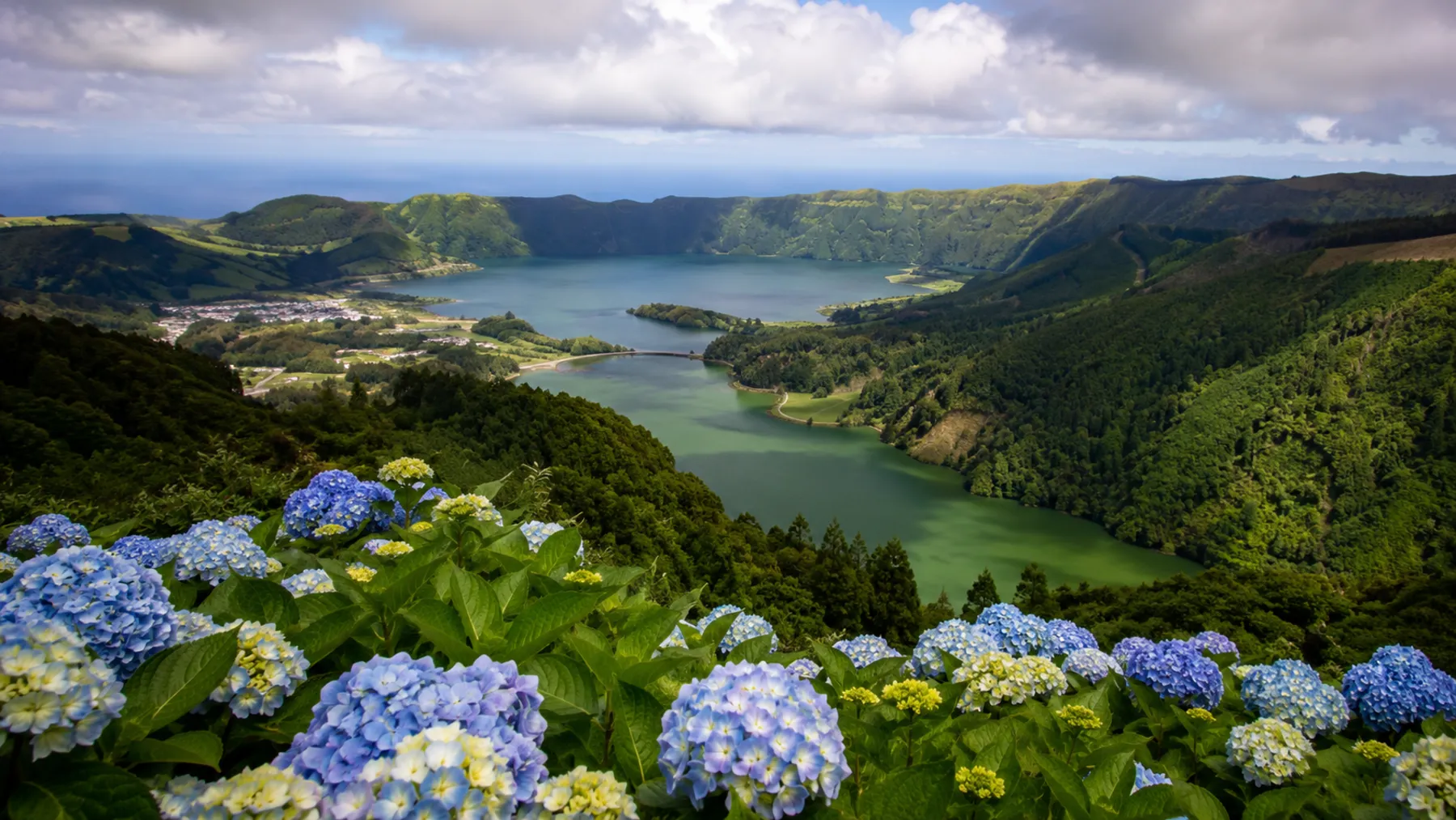 Azzorre: Sao Miguel tra laghi vulcanici e oceano